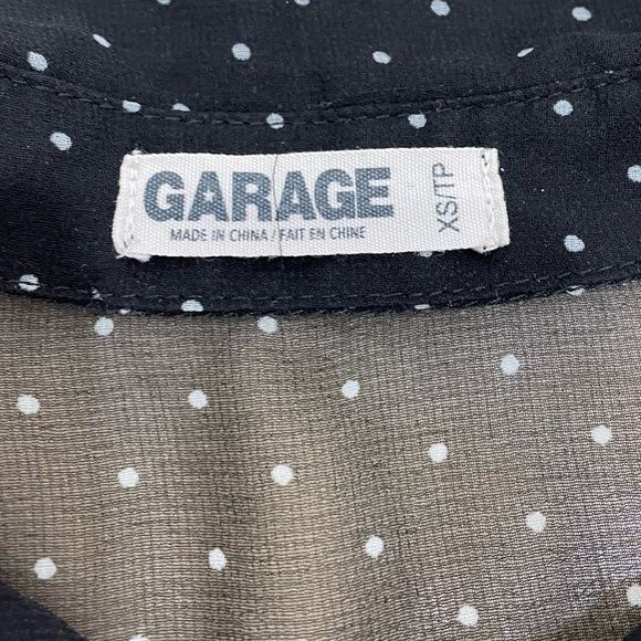 Mesh buttoned top - Picture 3 of 3